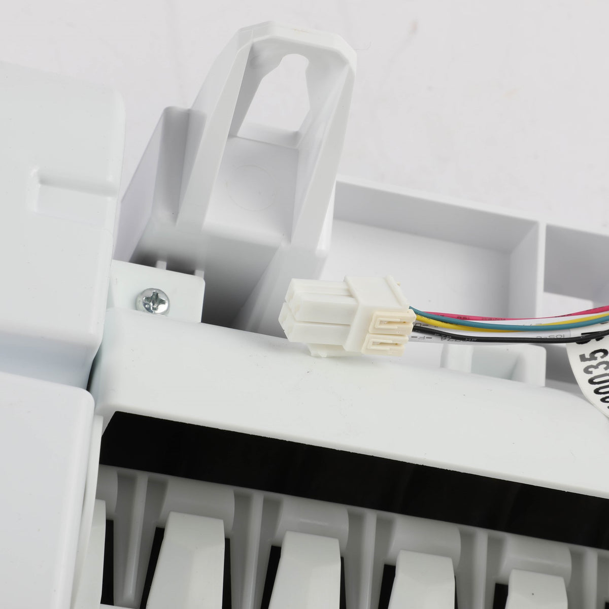 GE WR30X39346 Icemaker Part - detail view