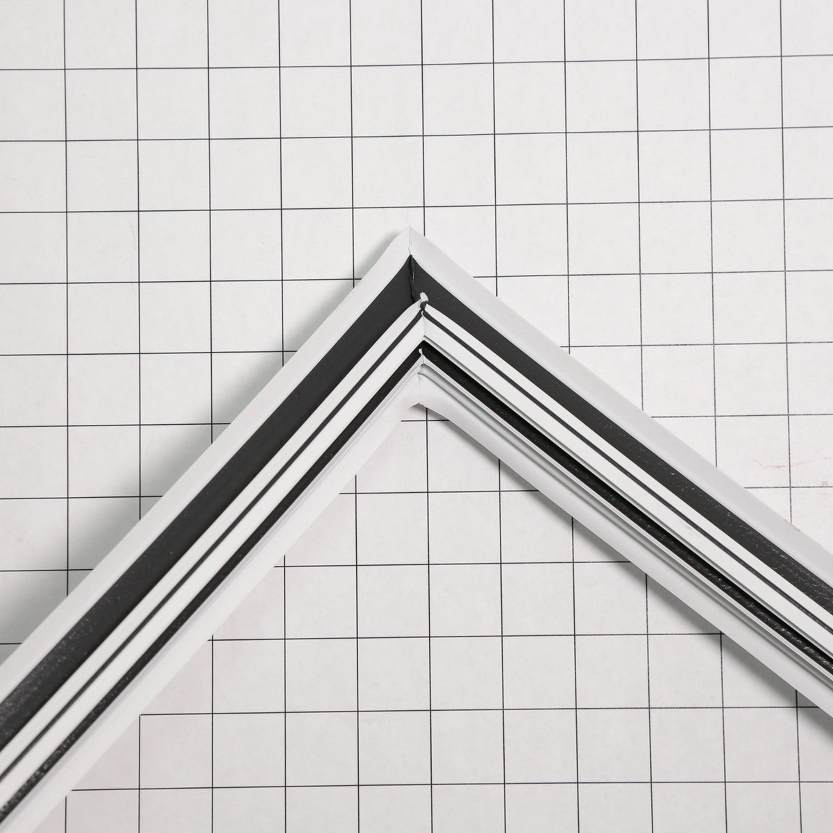 Electrolux 242193213 Gasket-Door Ref. 21 - shown with measurements