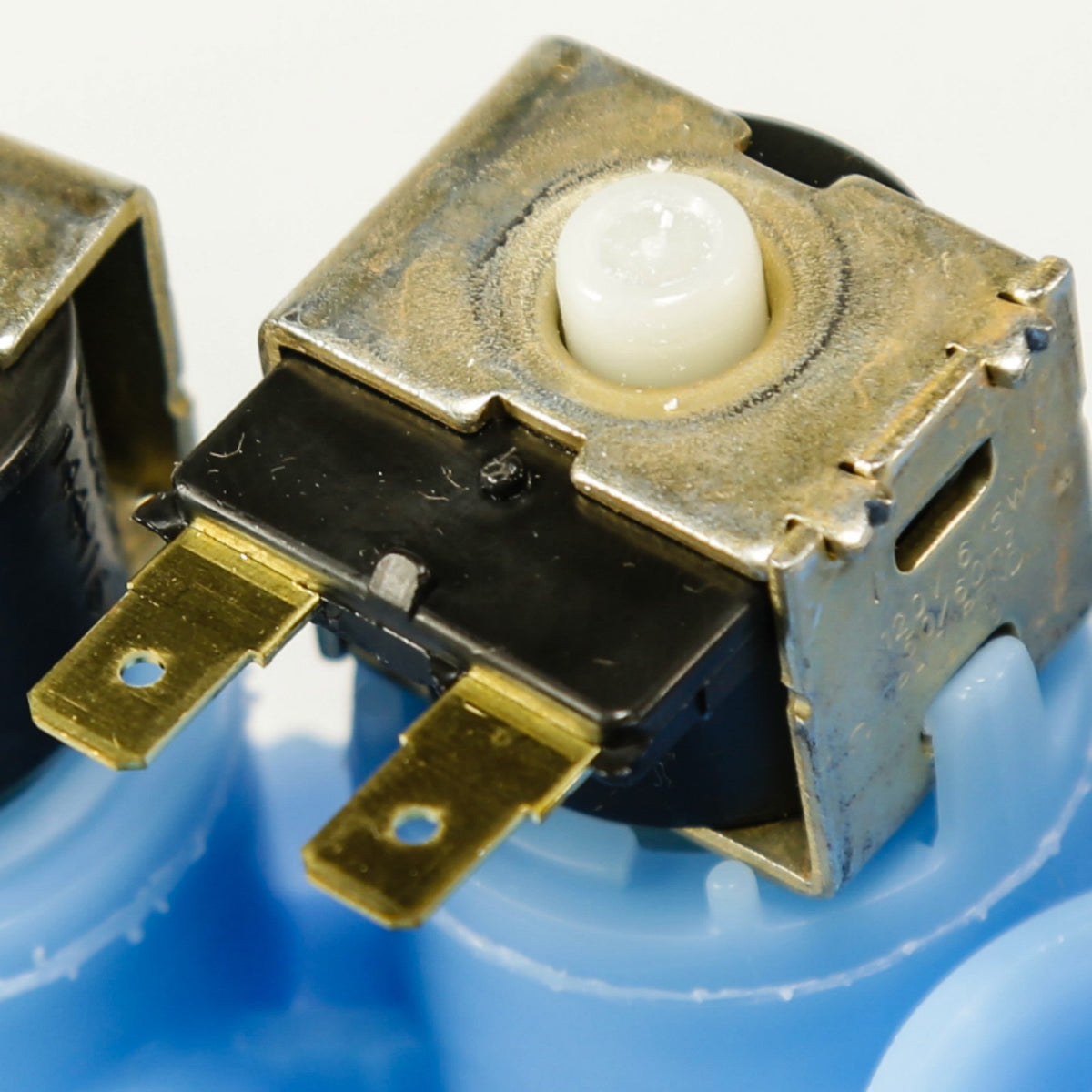 Whirlpool W10853723 Valve - detail view